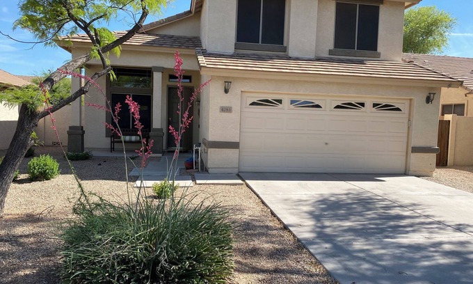 Ashley Heights Maison | Spacious 4-bedroom house in Gilbert with AC