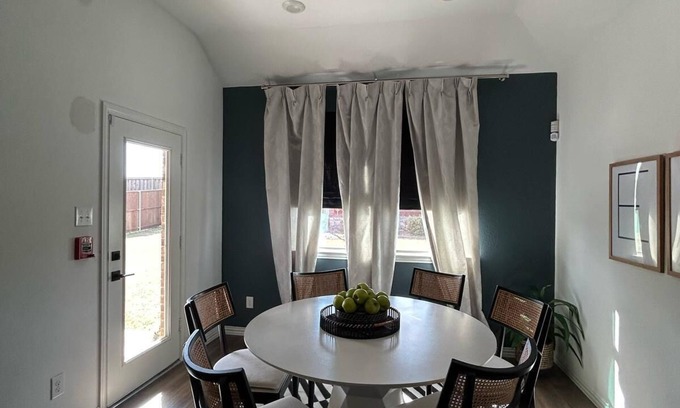 Melissa Maison | Spacious 4-bedroom house in charming Melissa with AC