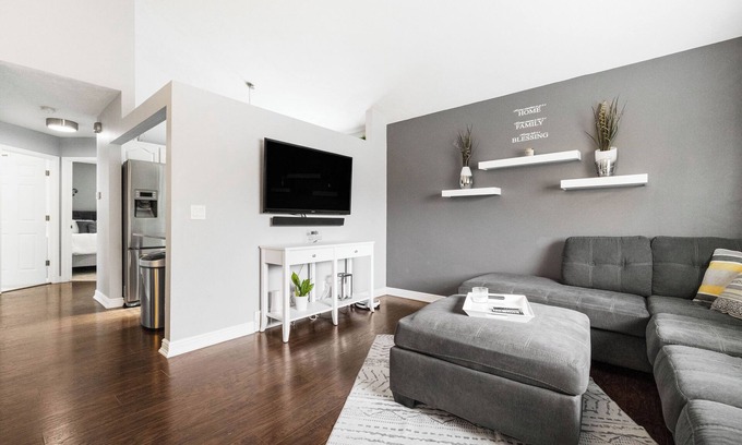 Omaha Maison | Spacious 4-bedroom house in the heart of West Omaha close to EVERYTHING