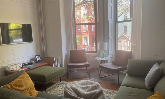 South Slope Maison | Spacious 4-bedroom newly renovated Brooklyn brownstone house steps from subway