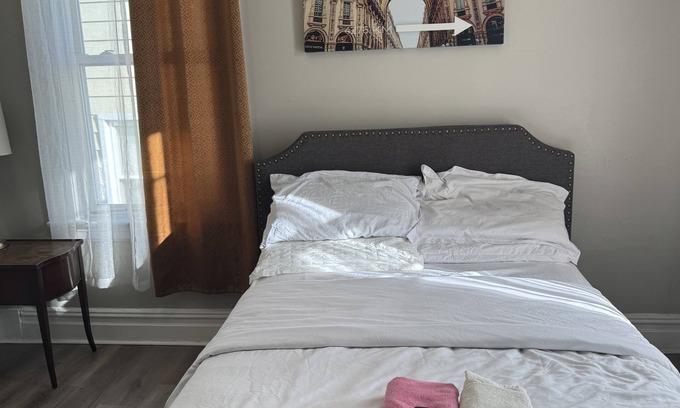 East Orange Appartement | Spacious 4-bedroom apartment in nice East Orange with WiFi, AC