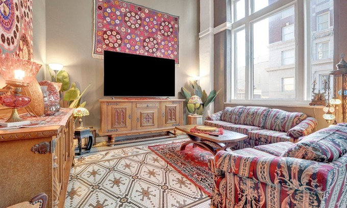 Downtown Memphis Appartement | Spacious 4-BR Apt, Fast WiFi in Downtown Memphis. Walk to Convention Center.