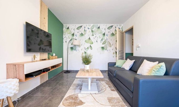 Woippy Appartement | Spacious - 4 pers' - Balcony - 2 beds - Parking
