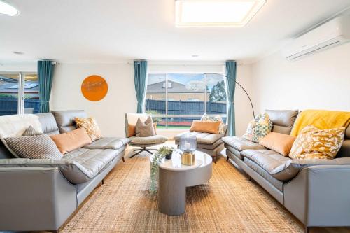 Point Cook Maison | Spacious 4B House in PointCook