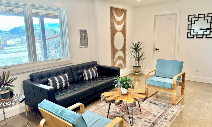 Kremmling Maison | Spacious 4BD 3BA Mountain Retreat with Deck Views.
