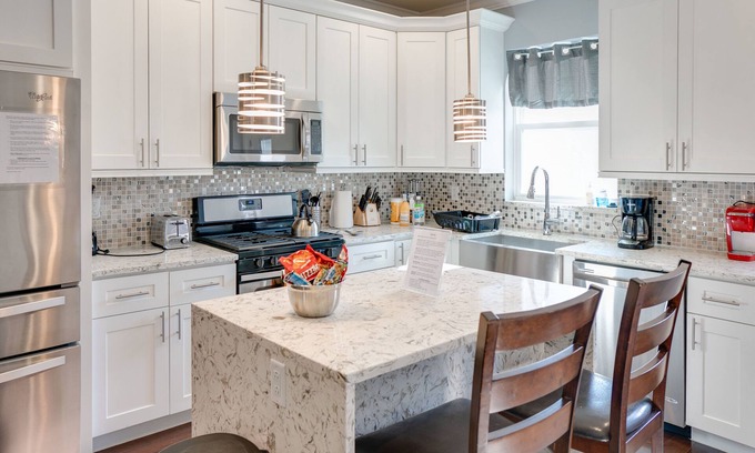 Point Breeze Maison | Tout nouveau patio 4BD / 3Bath et immense terrasse sur le toit. Vues incroyables!