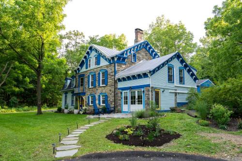 Town of Lloyd Maison | Spacious 4bd Country Gem - Fire Pit & Chill Vibes