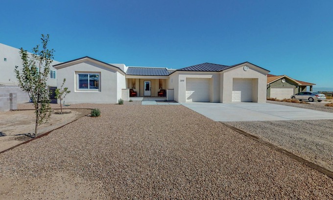Rio Rancho Maison | Spacious 4BR/3BA with Amazing Views. Sleeps up to 8.