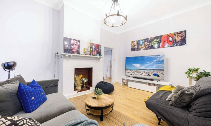 Belfield Maison | Spacious 4BR Straithfield house close 2 airport city