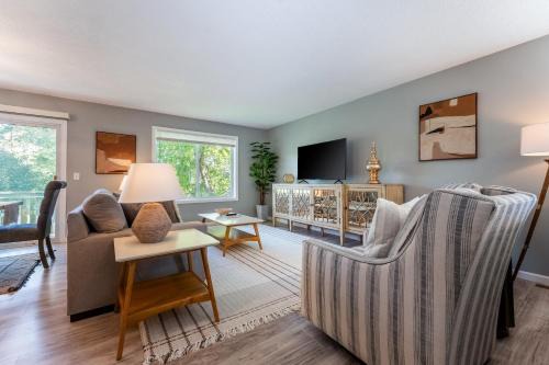 Columbia Heights Appartement | Spacious 4BR Home in Minneapolis - Pet Friendly!