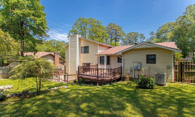 Ferndale Maison | Spacious 4BR Home: Pet Friendly 20 min to Downtown