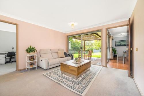 Turramurra Maison | Spacious 4BR Home Quiet Street Great Location
