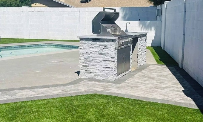 Alhambra Maison | Spacious 4BR Home w/Pool, BBQ & Putting Green – Near I-17