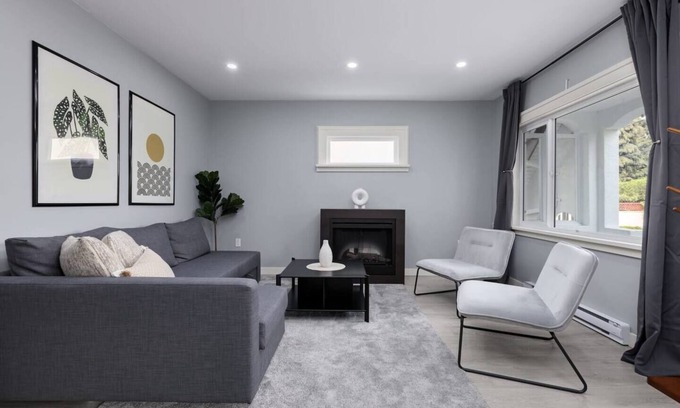 Marpole Maison | Spacious 4BR Retreat near YVR and DT