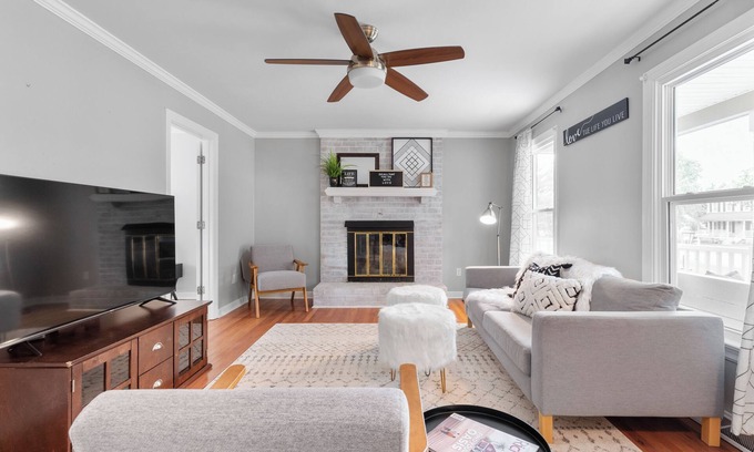 Mechanicsville Maison | Spacious 5-bedroom house with AC and WiFi in delightful Mechanicsville