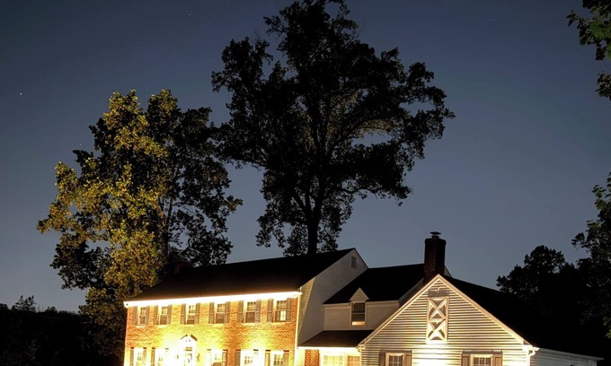 Saint Davids Maison | Spacious 5-bedroom house, with pool and hot tub, 1 mile from Aronimink