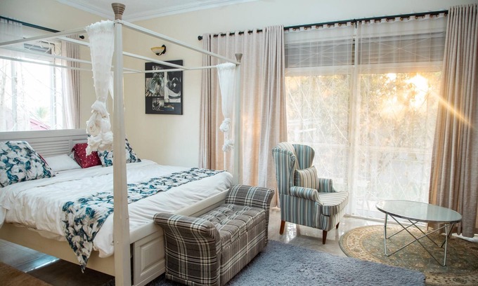 Kampala Maison | Spacious 5-bedroom bungalow in charming Kampala with WiFi
