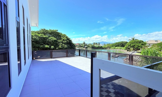 Wailoloa Maison | Spacious 5-bedroom bungalow in charming Fantasy Island, Nadi