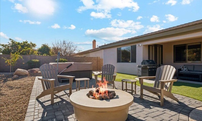 Palm Valley Maison | Spacious 5-bedroom house with Heated Pool