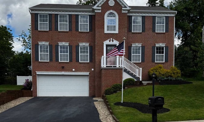 Imperial Maison | Spacious 5-bedroom house with WiFi, AC in fabulous Imperial