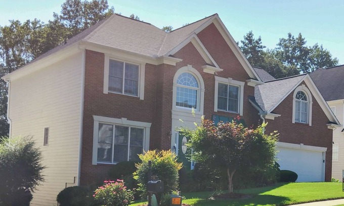 Norcross Maison | Spacious 5-bedroom house with fitness room and AC in fabulous Norcross