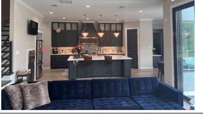 Rosenberg Maison | Spacious 5-bedroom house with a pool and hot tub in charming Richmond with WiFi,