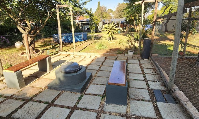 Greater Johannesburg Metropolitan Area Maison | Spacious 5-bedroom house in the Heart of Linden with Inverter