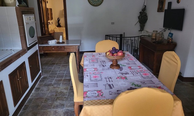 Aidone Maison | Spacious 5-bedroom house in charming Aidone with WiFi, terraces, private garden
