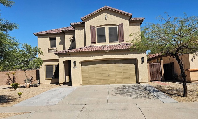 Maryvale Maison | Spacious 5-bedroom house 3 min from Cardinals Stadium and West Gate shopping