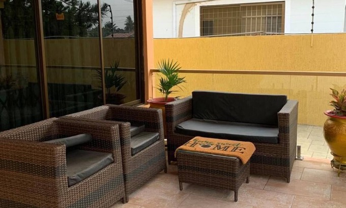 Accra Maison | Spacious 5-bedroom house in awesome Accra with WiFi, AC