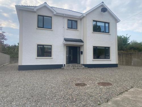 Buncrana Maison | Spacious 5 bedroom house in Buncrana