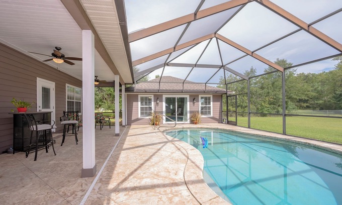 Starke Maison | Spacious 5-Bedroom Retreat with Private Pool!