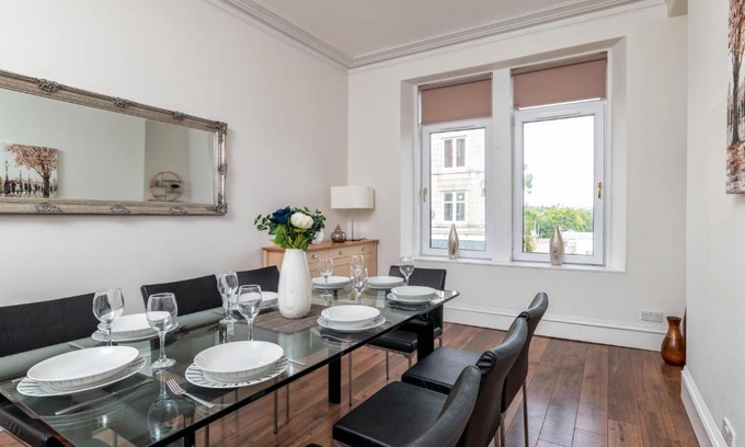 Central Aberdeen Appartement | Spacious 5-Bedroom Townhouse in the West-End