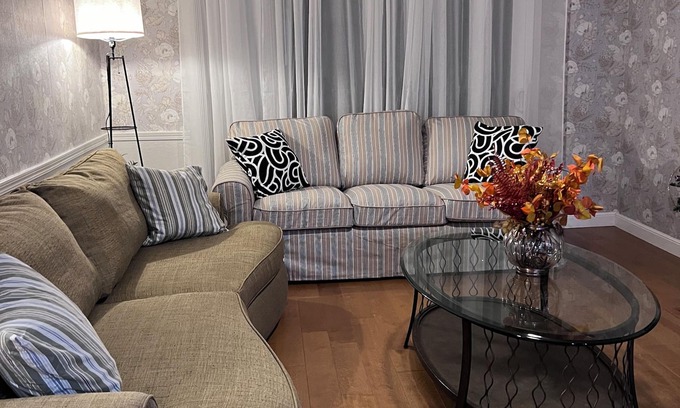 Overlook Maison | Spacious 5-bedroom house with AC and WiFi in charming Walnut Creek