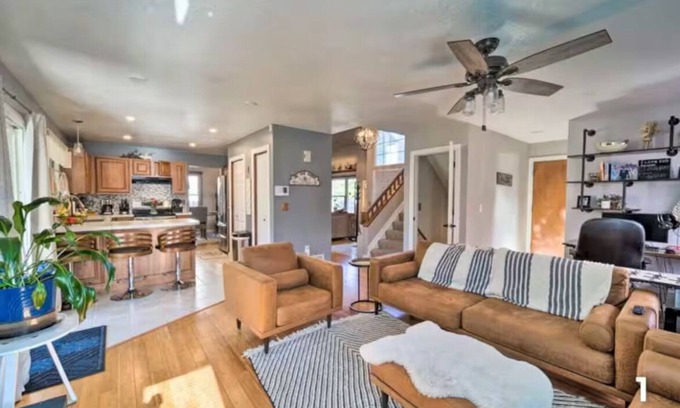 Lamar Heights Area Maison | Spacious 5-bedroom house with WiFi, AC in charming lake community in Westminster