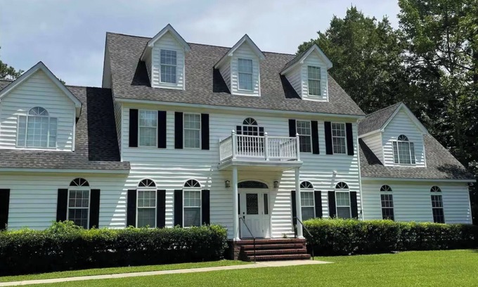 Berkeley Maison | Spacious 5-bedroom house with AC and WiFi in charming Williamsburg