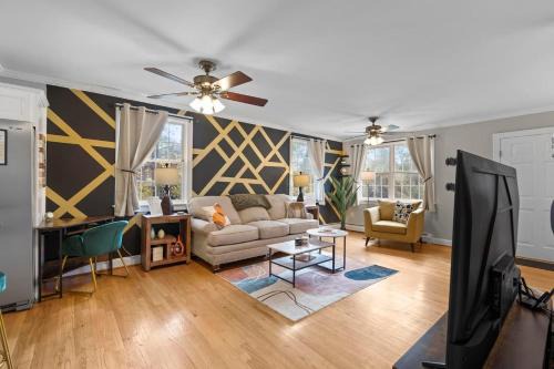 Oakdale Maison | Spacious-5 Beds! 3 Mi To Mohegan