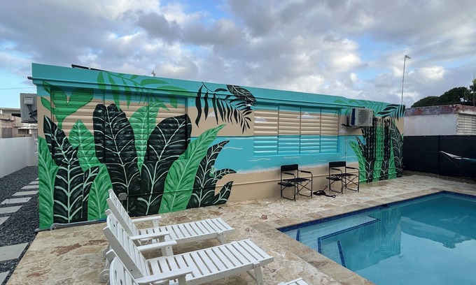 La Pared Maison | Spacious 5-bedroom house with WiFi, AC in lovely Luquillo