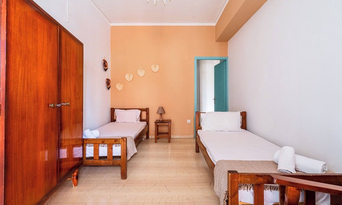 Poros Appartement | Spacious 5-Person Apartment