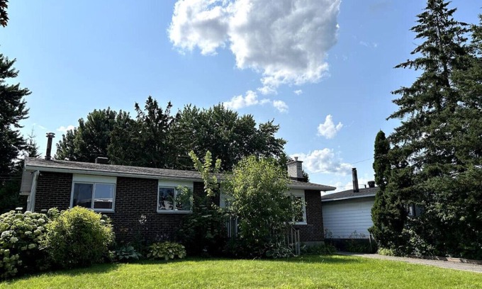 Downtown Gatineau Maison | Spacious 5BR home. Close to everything!