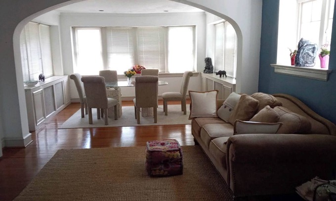 East Mount Airy Maison | Spacious 5br house w/AC & WiFi marvelous Mt Airy Philly train 2 downtown or NYC