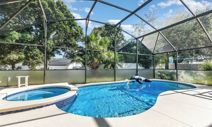 Orange Tree Maison | Spacious 5BR Villa w/South-Facing Pool, Spa & Game Room Near Disney