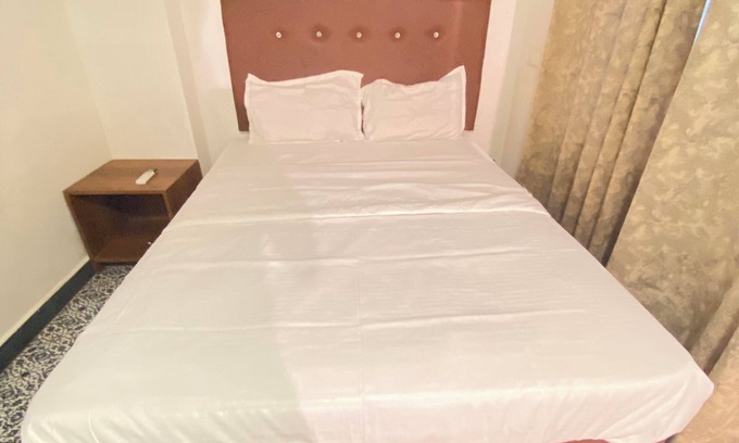Morjim Hôtel | Spacious 6-bedroom beach house in Morjim beach with WiFi, AC, & kitchen sea view