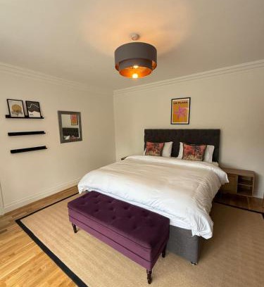 Luton Maison | Spacious 6 Bedroom house, Luton