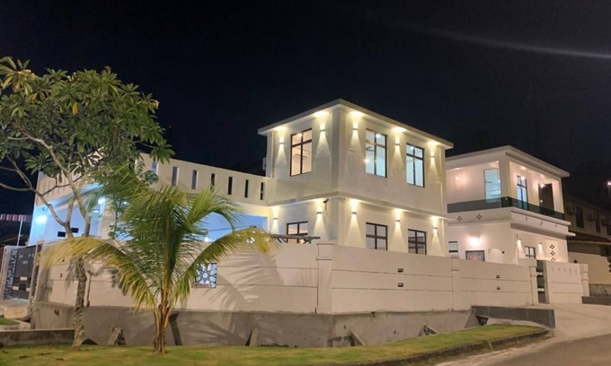 Johor Bahru Maison | Spacious 6-bedroom house in brilliant Johor Bahru with AC