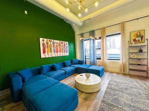 Near South Side Appartement | Spacious 6BR Luxury Suite Perfect for Groups Near McCormick Place and Soldier Field