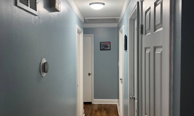 Suitland Maison | Spacious 7-bedroom house in enchanting Camp Springs with AC, WiFi