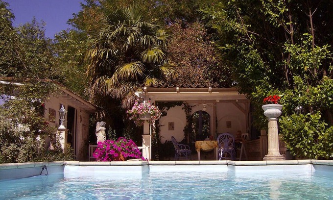 Villepinte Maison | Spacious 8-bedroom country house in Villepinte with private pool and parking