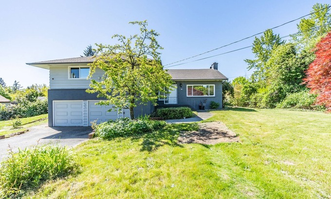 SeaTac Maison | Spacious 8BR 4BA home, 5-min from SeaTac Int'l