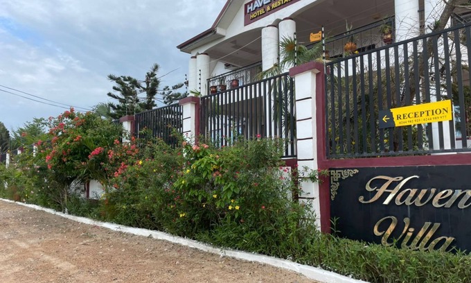 Sekondi-Takoradi Maison | Spacious 9 bedroom apartment with AC in brilliant Apowa, Takoradi